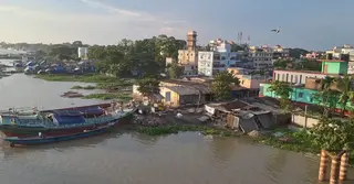 দখল-দূষণে বিপর্যস্ত ডাকাতিয়া; ১০ কিলোমিটারে ৭০০ অবৈধ স্থাপনা